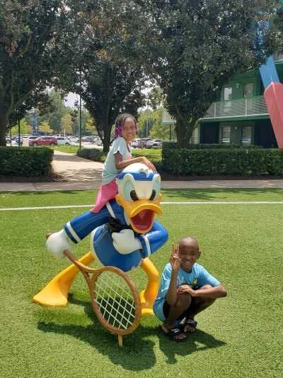 Donald Duck Statue